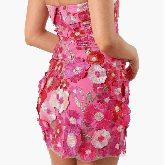 BUTTERFIELDS STRAPLESS MINI DRESS - HOT PINK - Picture 2 of 3